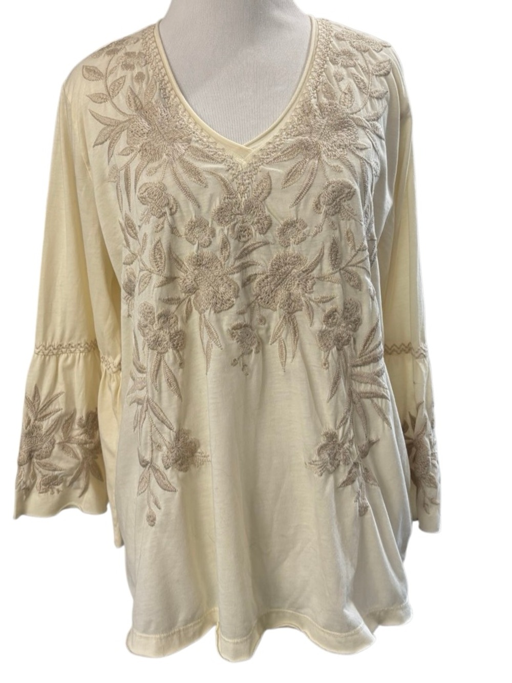 Johnny Was Los Angeles L Cream Floral Embroidered Bell Sleeve
Tunic